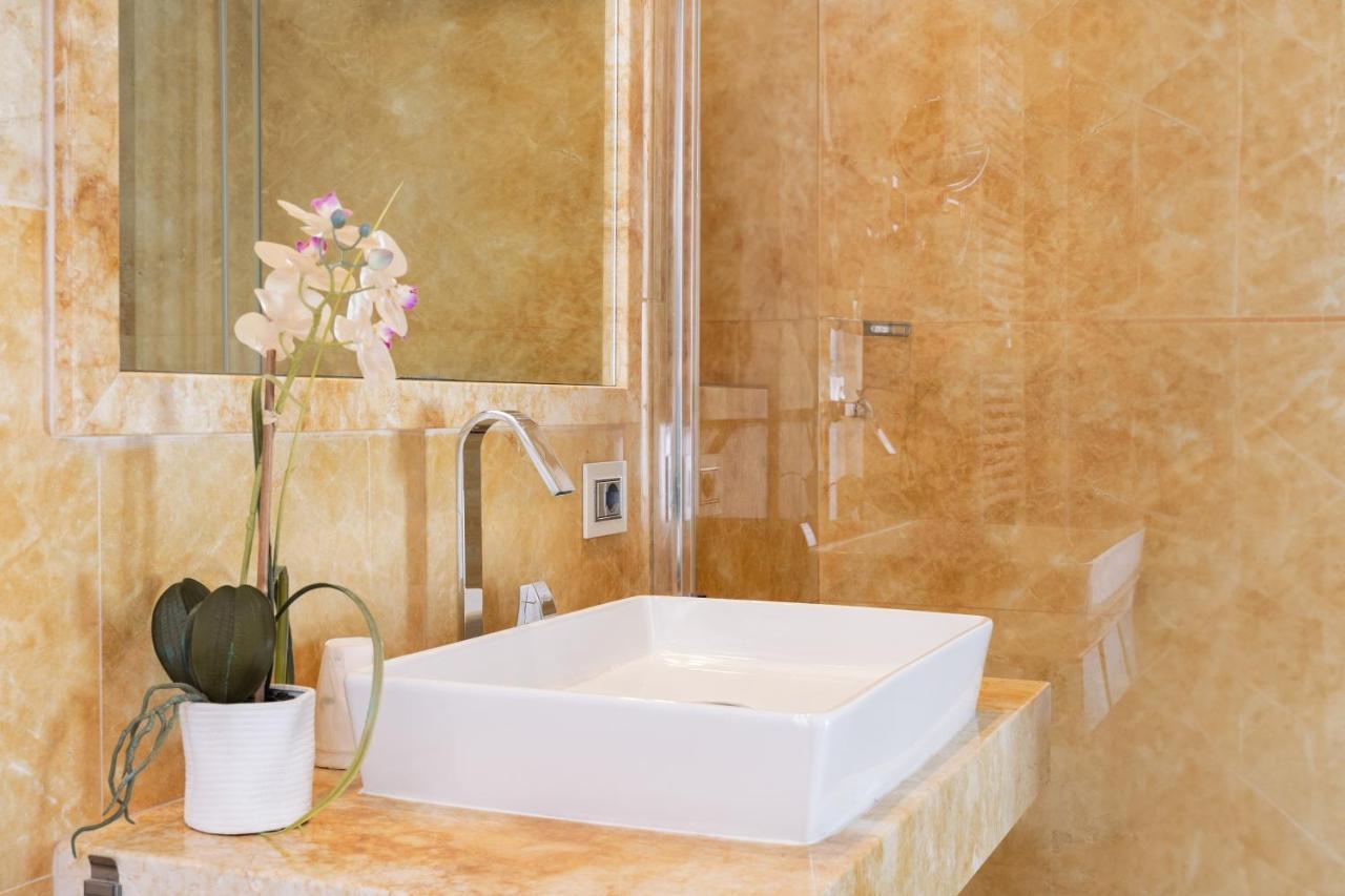 Hotel Michelangelo Карара Екстериор снимка