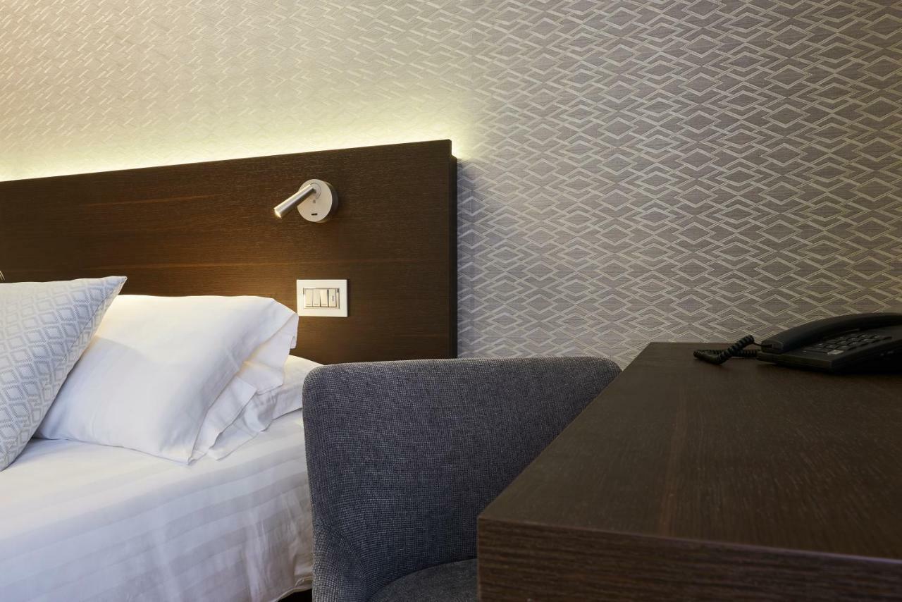 Hotel Michelangelo Карара Екстериор снимка